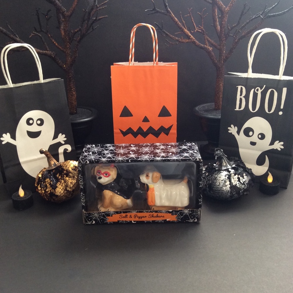 Halloween SALT AND PEPPER SHAKERS Dogs dressed up